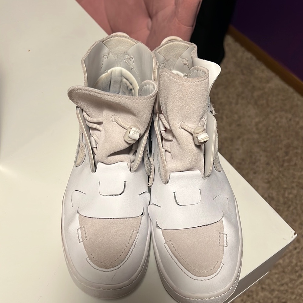 Very nice shoes.  it was too small and I couldn’t find the receipt.. it’s size 7